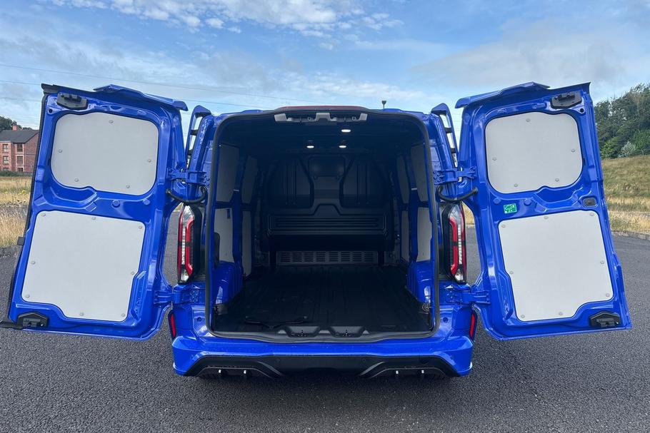 Used Ford TRANSIT CUSTOM XRZ9319 35