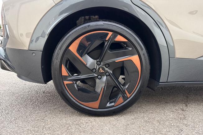 CUPRA Tavascan Photo 22