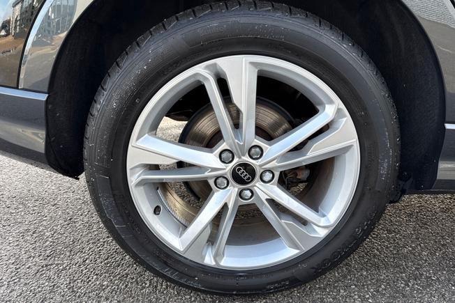 AUDI Q3 Photo 32