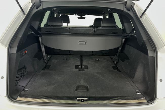 AUDI Q7 Photo 12