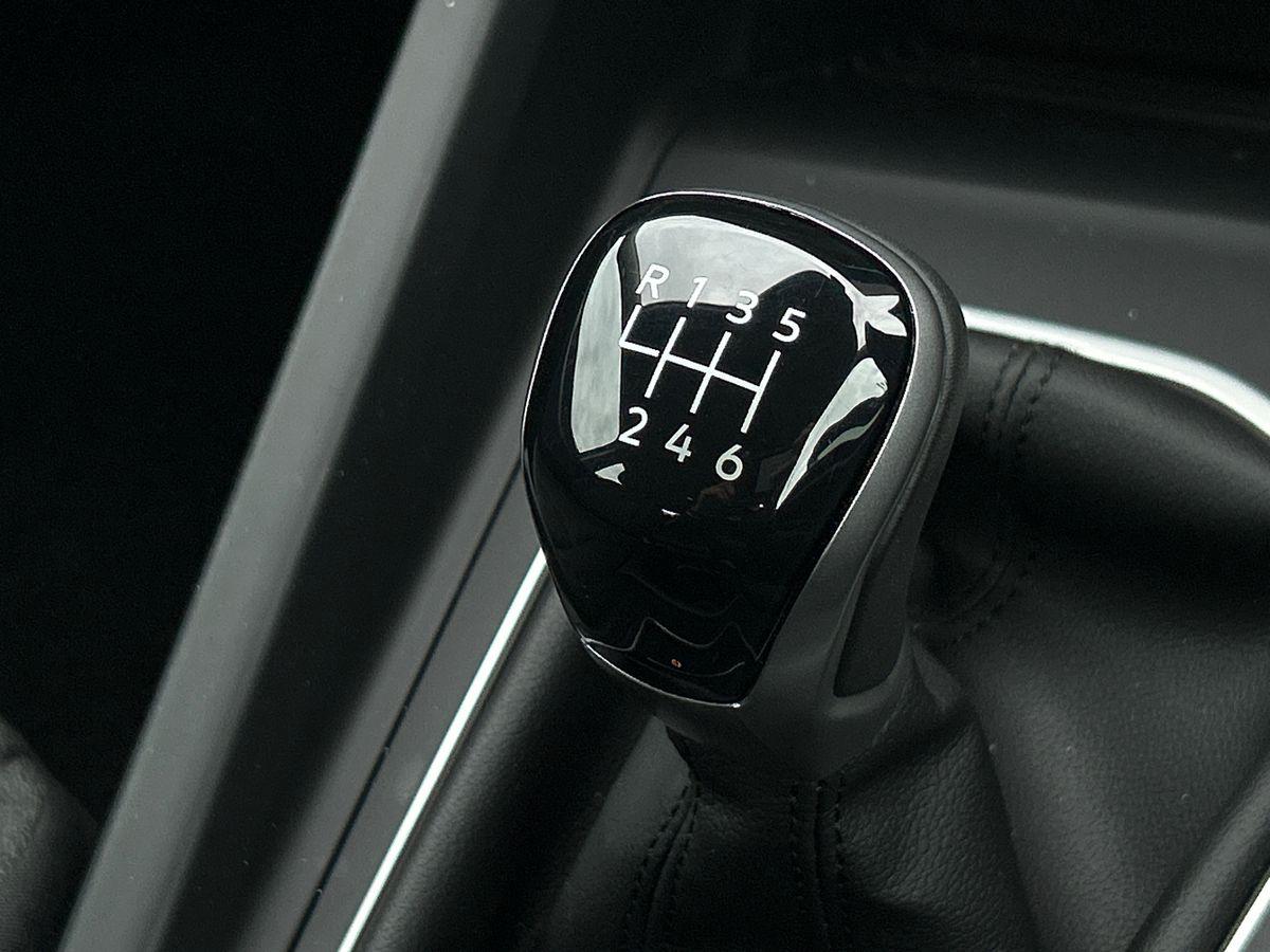 Volkswagen Golf Photo autoimg-620baaeb1816671aa1156796244a531d8f67235e.jpg