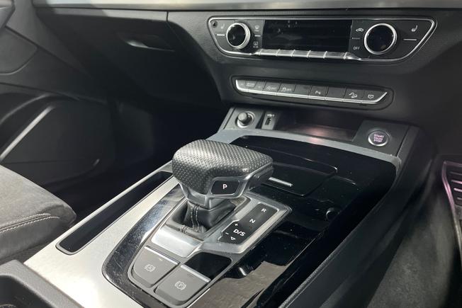 AUDI Q5 Photo 23