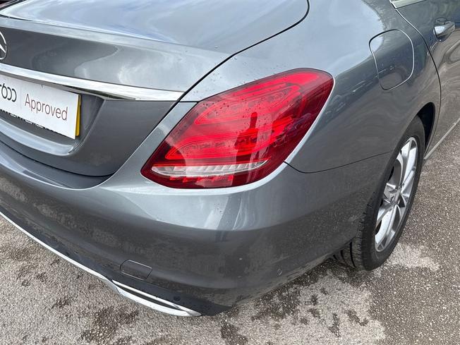 MERCEDES-BENZ C Class Photo 18