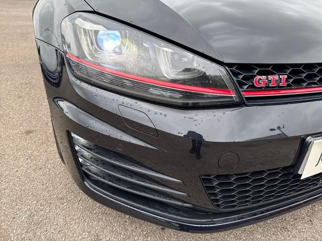 VOLKSWAGEN Golf Photo 29