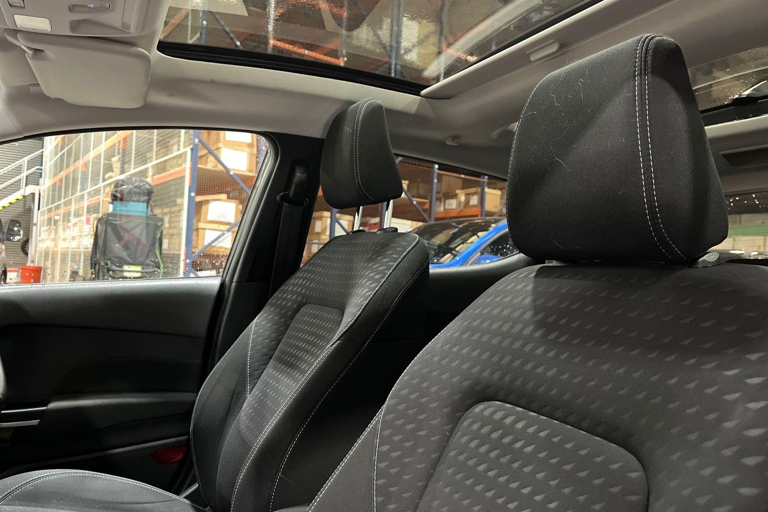 Ford FIESTA Photo 18