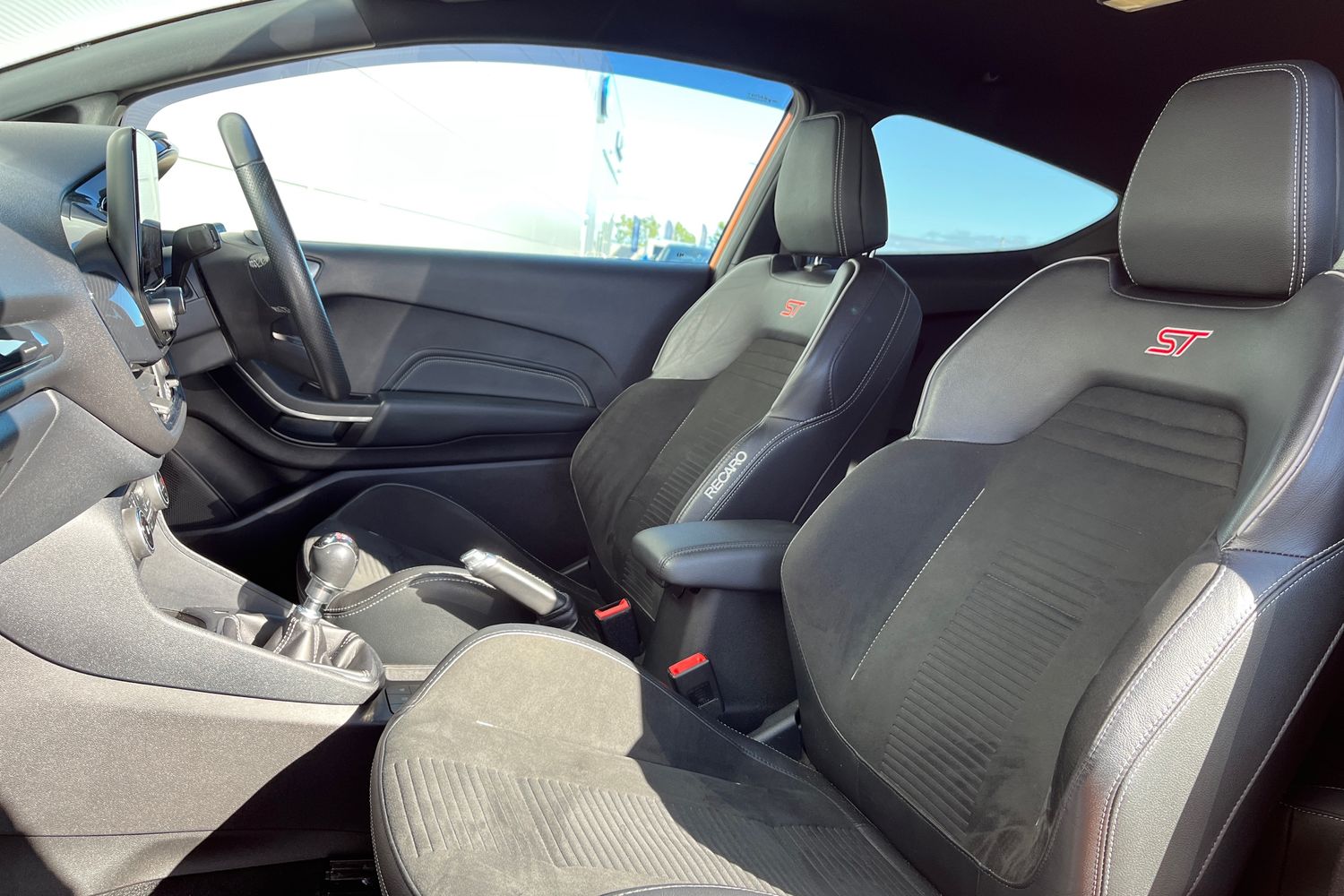 Ford FIESTA Photo 18