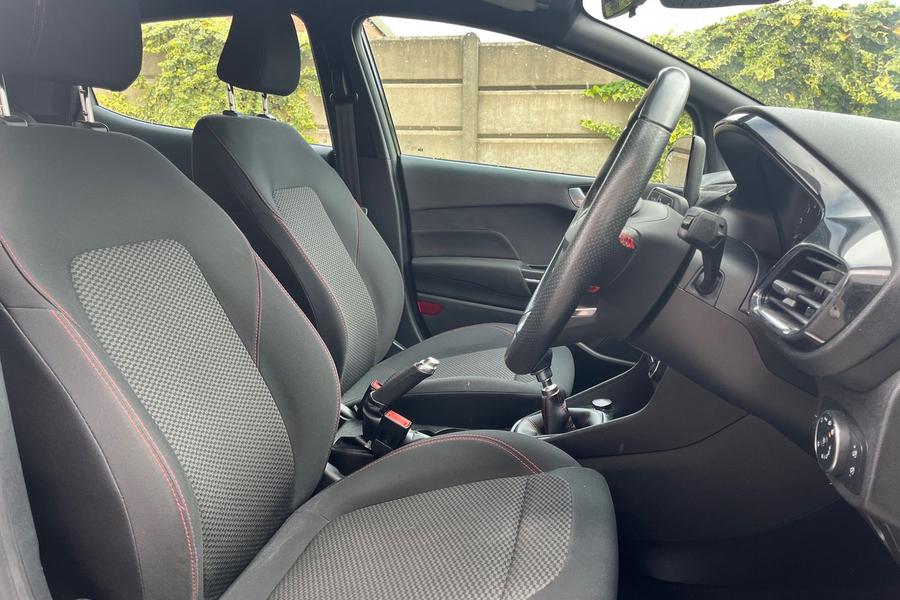 Ford FIESTA Photo autoimg-6219ddb5230fe817582f358113301a49a05b2e9b.jpg