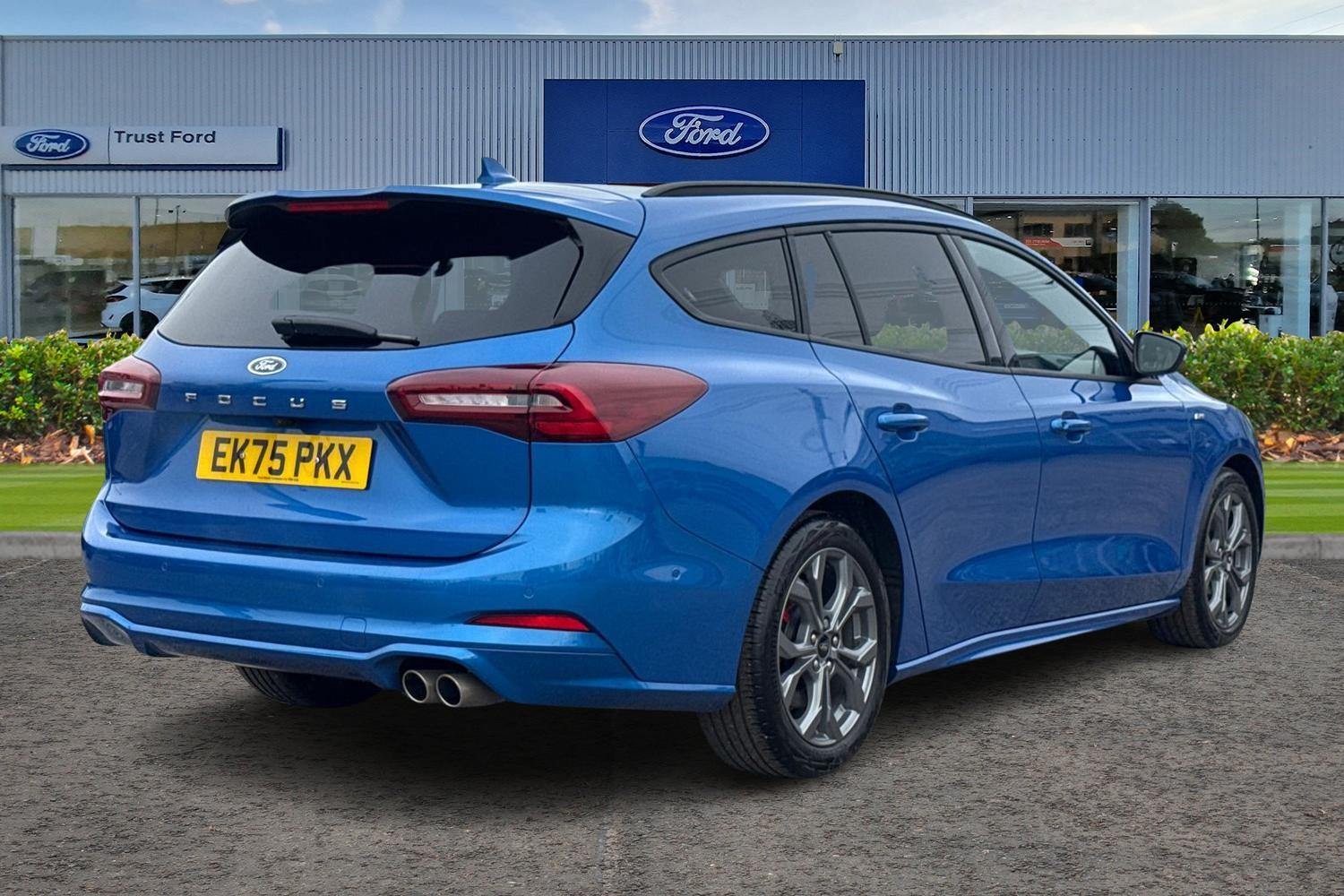 Ford FOCUS Photo 3