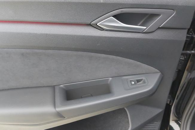 VOLKSWAGEN Golf Photo 30