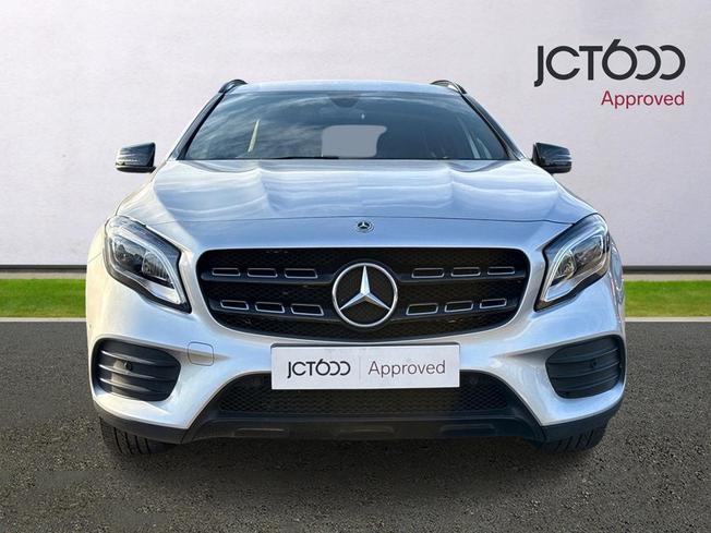 MERCEDES-BENZ GLA Photo 8