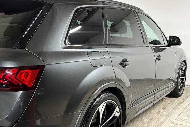 AUDI Q7 Photo 37