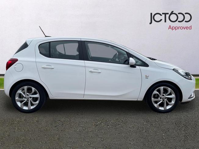 VAUXHALL Corsa Photo 4