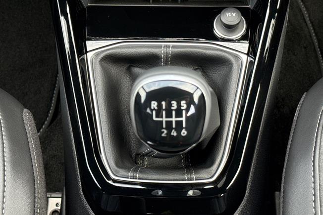 VOLKSWAGEN T-Cross Photo 23