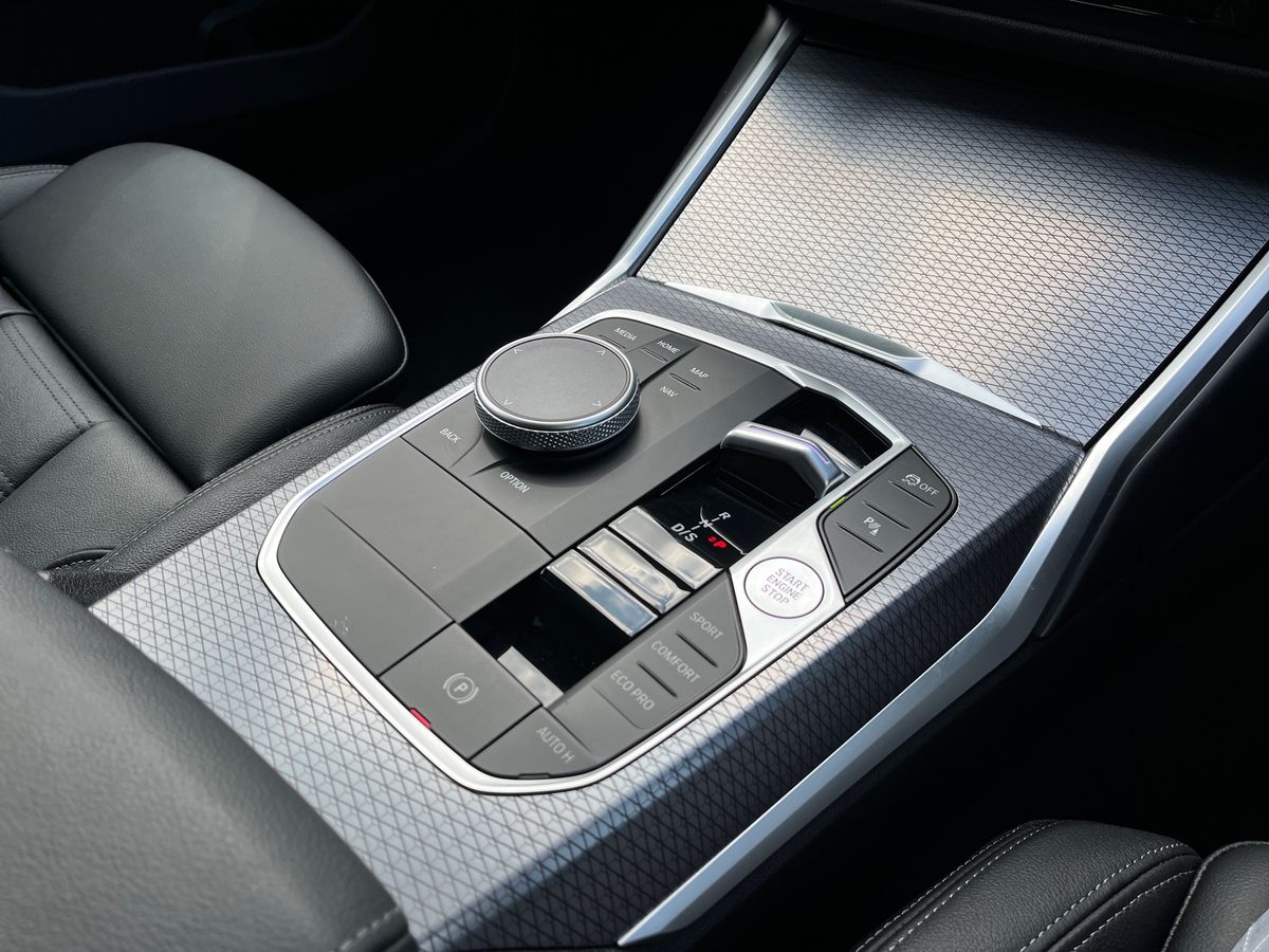 BMW 3 Series Photo 13