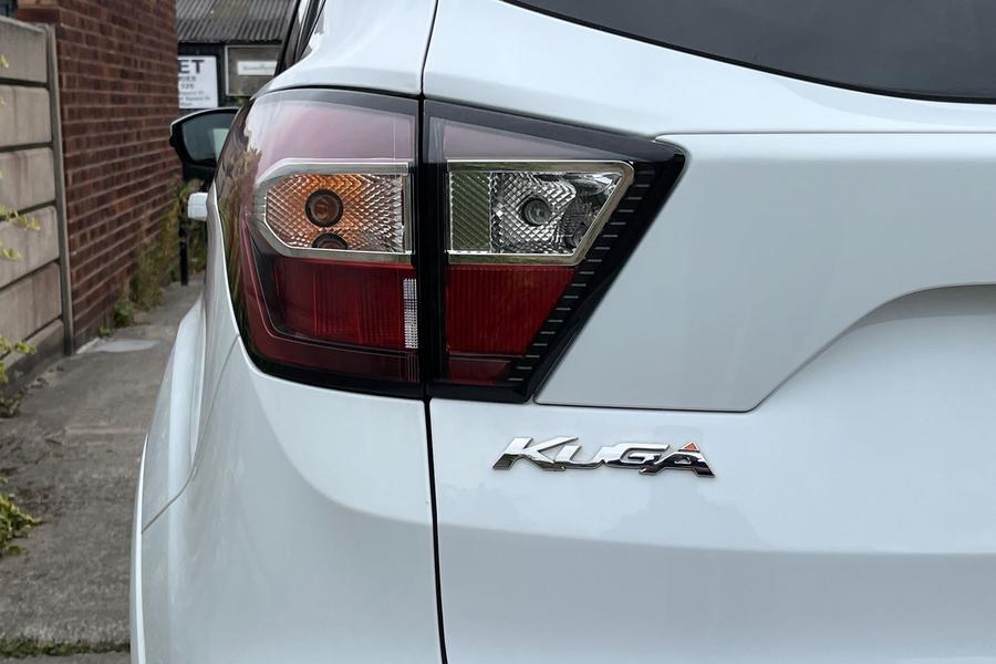 Ford KUGA Photo autoimg-622d7d2b9f1ffbbd12f084fdf03f57f0db1afc01.jpg