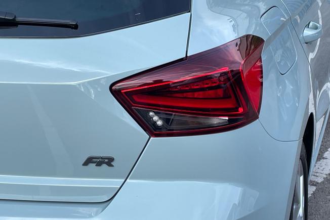 SEAT Ibiza Photo 18