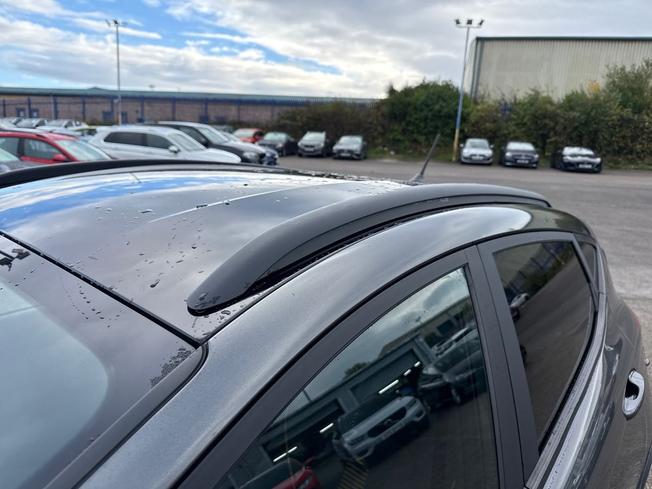 FORD Fiesta Photo 24