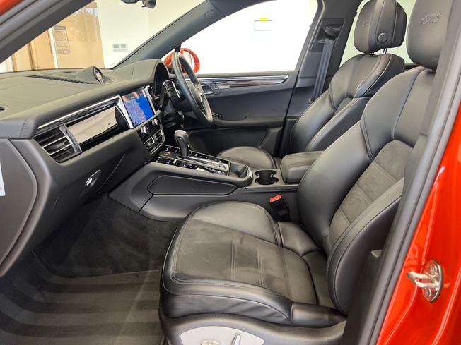 PORSCHE Macan Photo 33