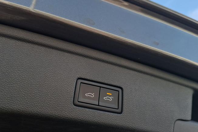 VOLKSWAGEN Touareg Photo 32