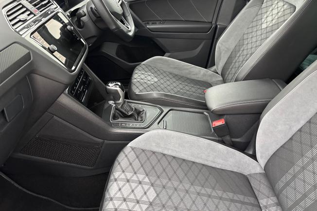 VOLKSWAGEN Tiguan Photo 31