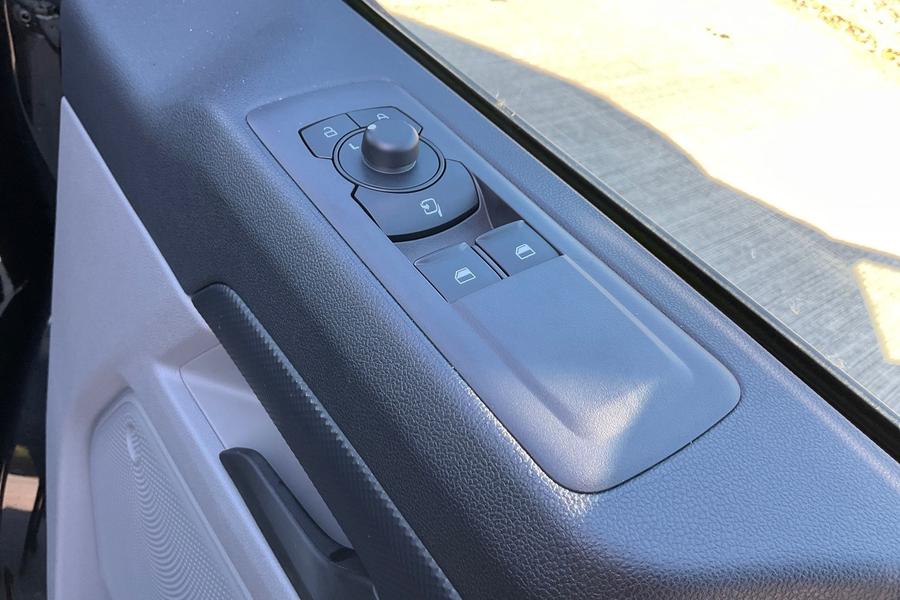 Ford Transit Custom Photo autoimg-623896753121aae8376b2a93dbe7d60510840eaa.jpg