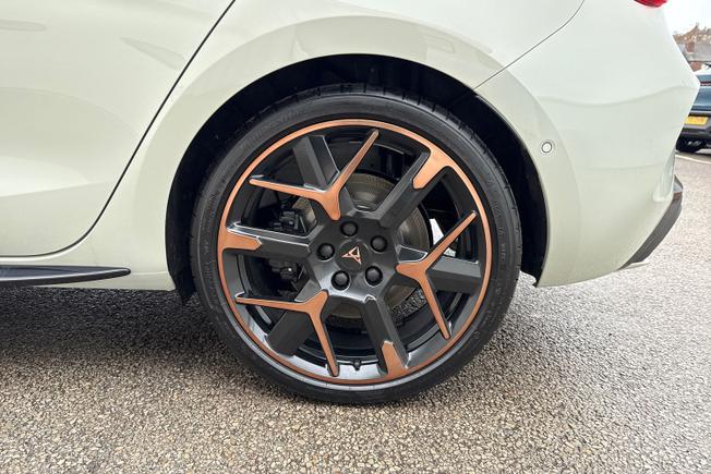 CUPRA Leon Photo 24