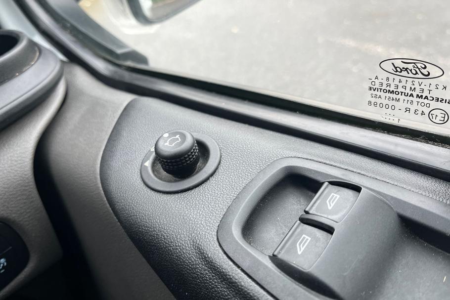 Used Ford TRANSIT CUSTOM 17