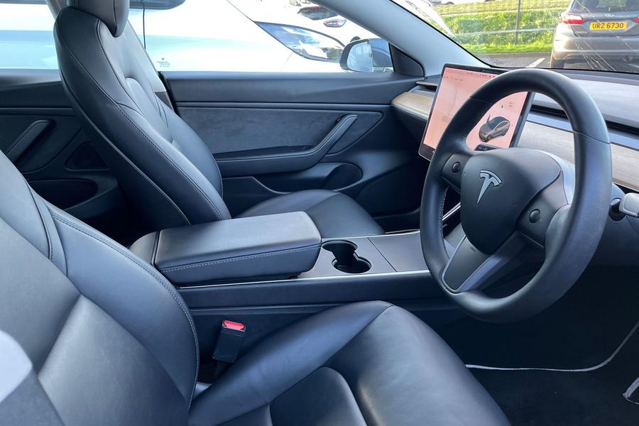 TESLA MODEL 3 Photo autoimg-623a881b4be4409a251dcf889d0d5011e6a65310.jpg