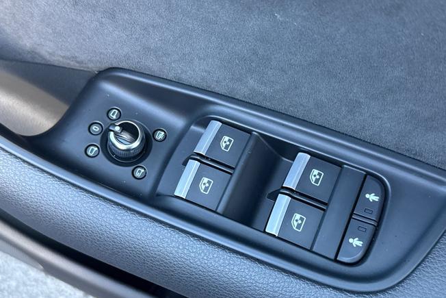 AUDI Sq7 Photo 31