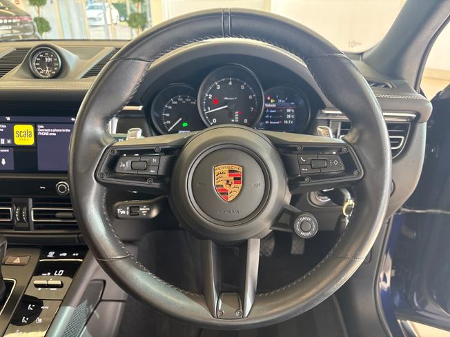 PORSCHE Macan Photo 17