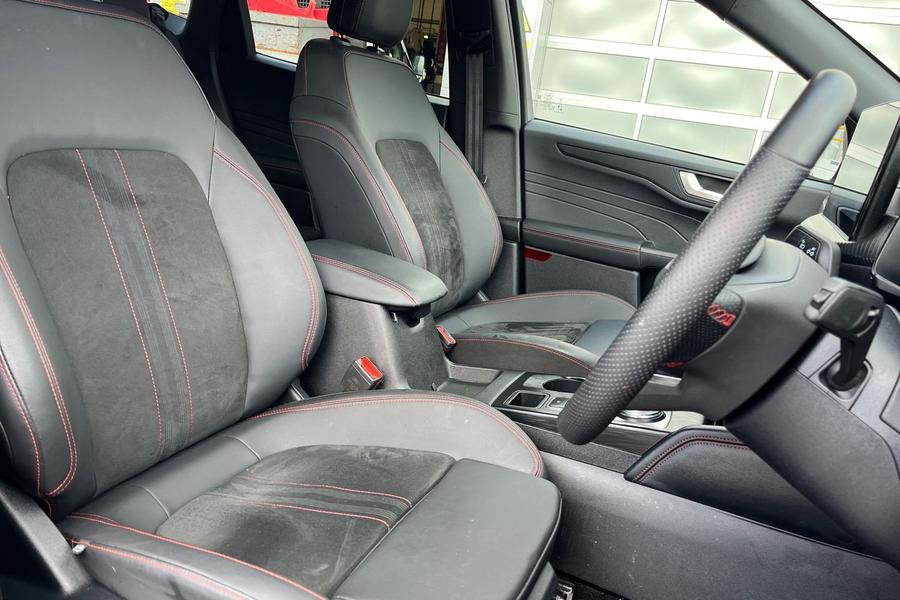 Ford Kuga Photo autoimg-62437d652afb84b32cde1d0176d33af33fed814f.jpg