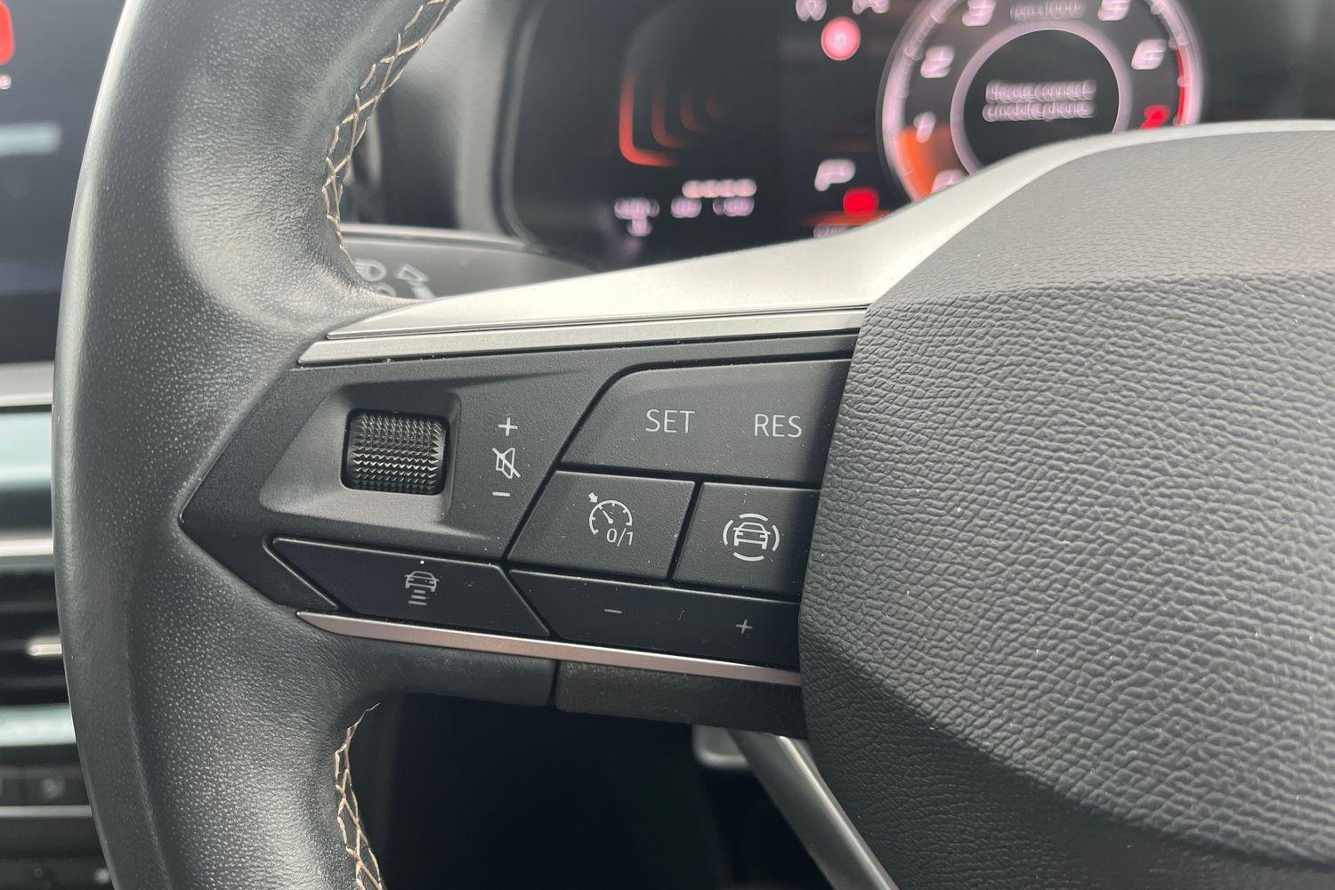 SEAT ARONA Photo 38