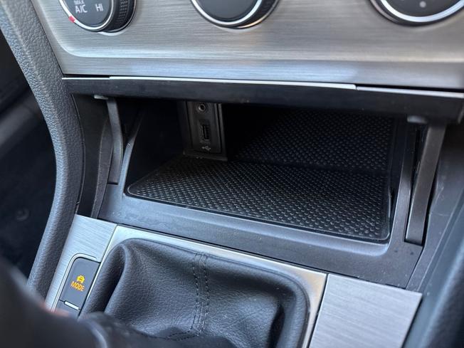 VOLKSWAGEN Golf Photo 33