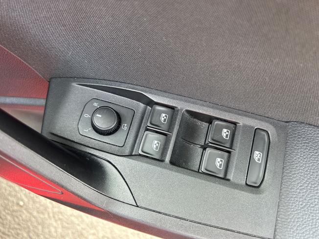SEAT Ibiza Photo 39