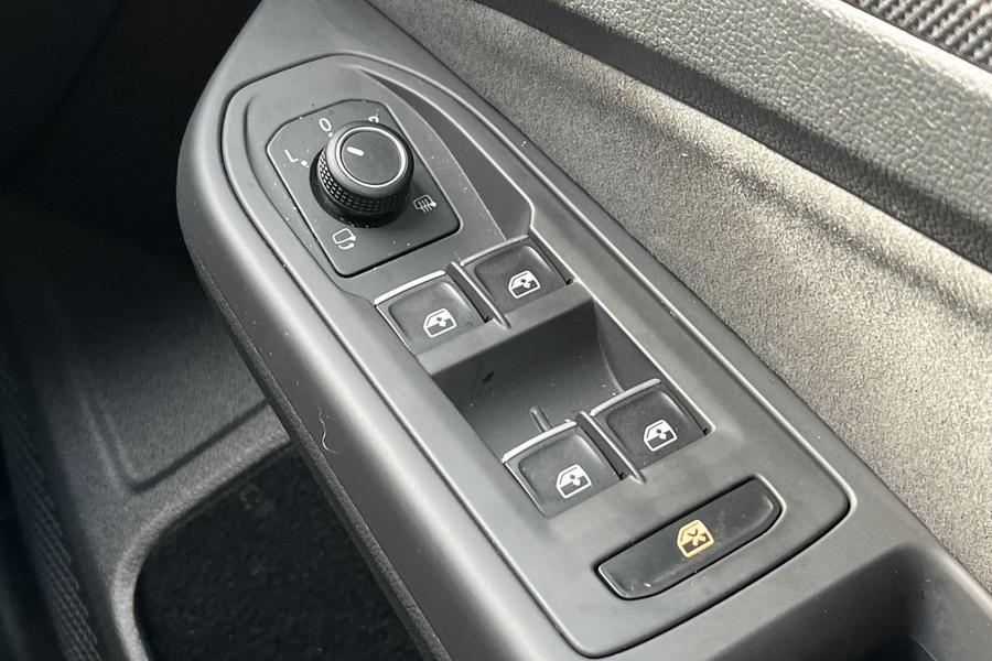 Volkswagen Golf Photo autoimg-6247c99e3d7fcad40d8aa2d1ab281630c7bef88f.jpg
