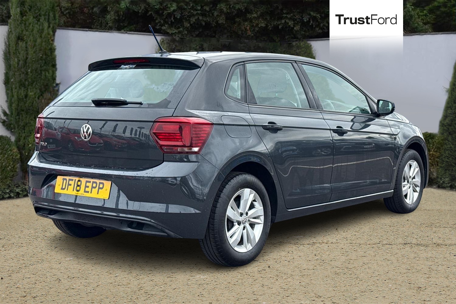 Volkswagen POLO Photo 3