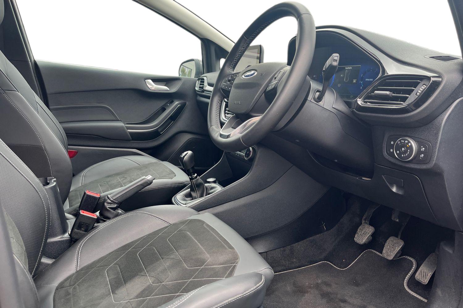 Ford FIESTA Photo 8