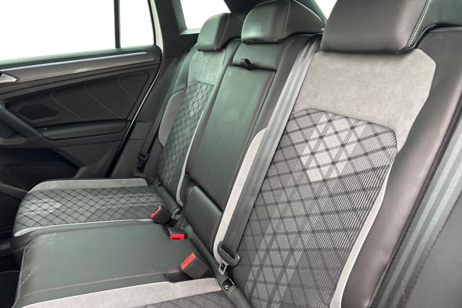 VOLKSWAGEN Tiguan Photo 9