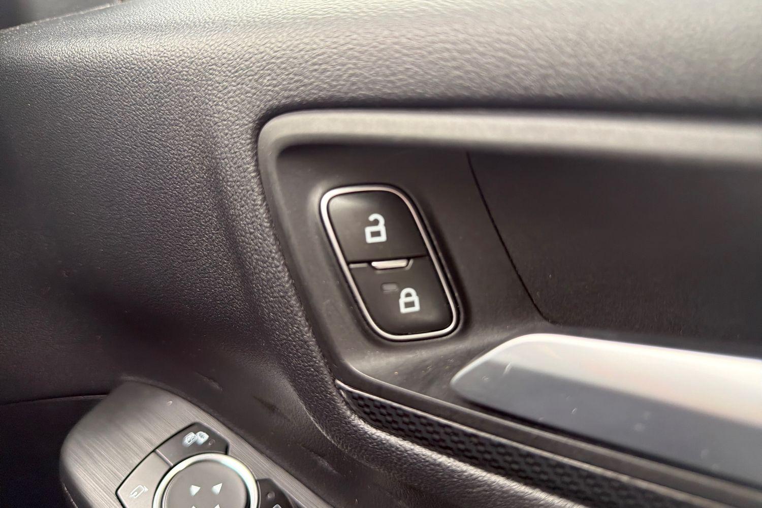 Ford KUGA Photo 22