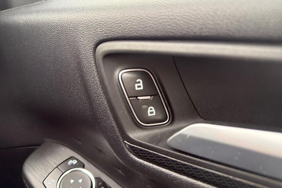 Ford KUGA Photo autoimg-624f0be7dd56d966fb543c85d16f710c3e16d878.jpg