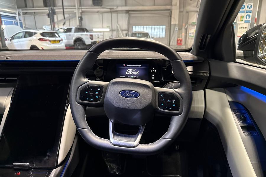 Ford Explorer Photo autoimg-625094d2e78d6be319b4188d5c26b6d0b967bd66.jpg