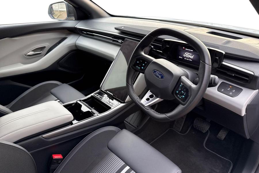 Ford Capri Photo autoimg-62547495b973eda384389f09029a4c977fb968fb.jpg