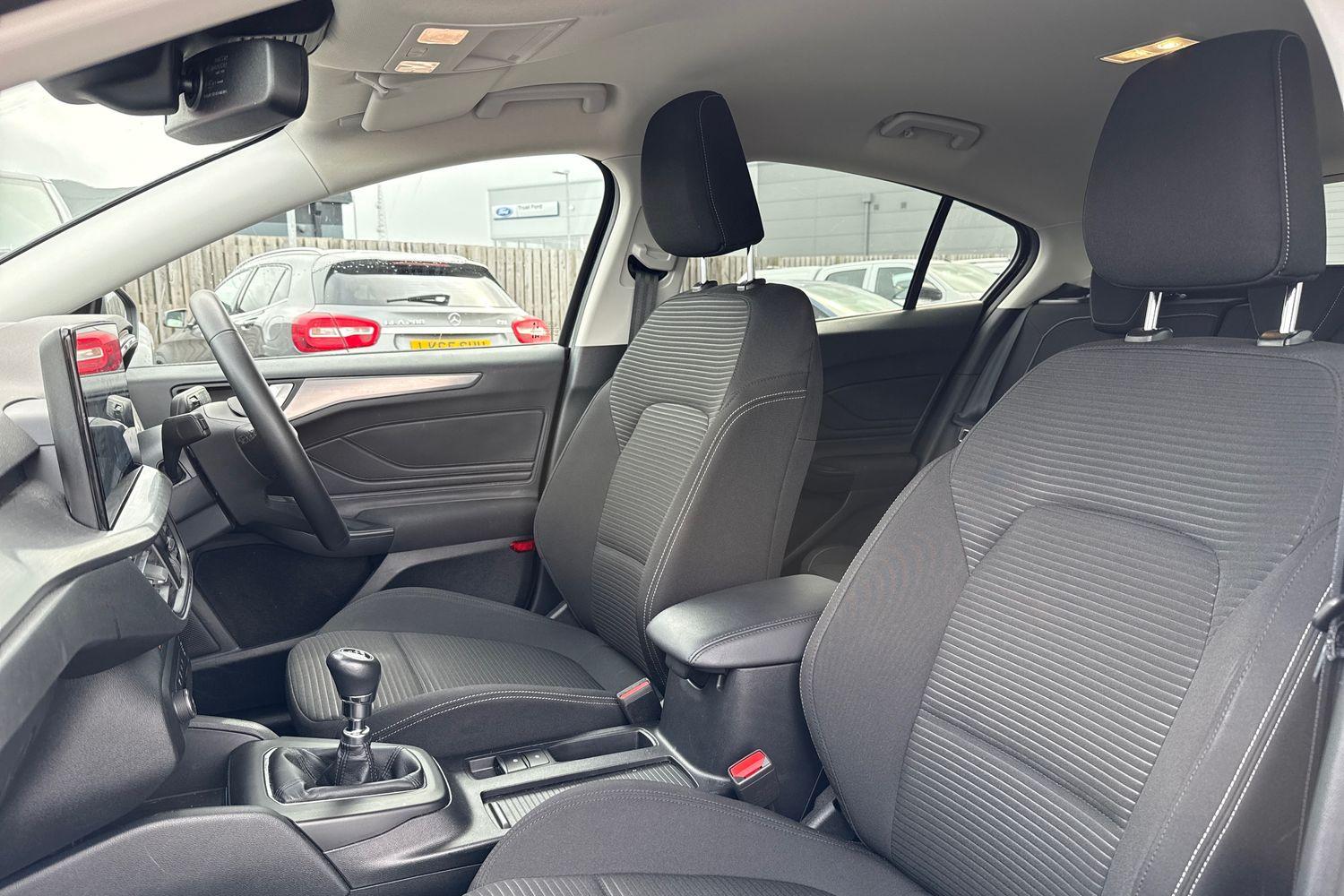 Ford Focus Photo 18
