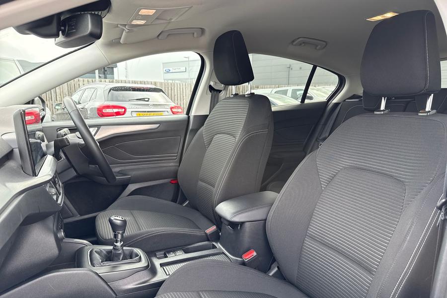 Ford Focus Photo autoimg-6259fd40353c8a7b3bb9cdc2f8f55142e291cda0.jpg
