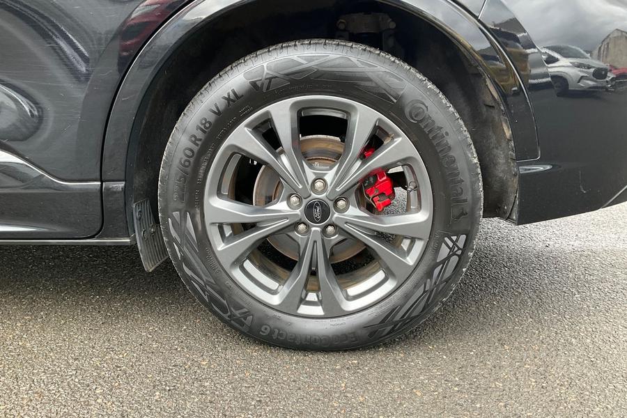 Ford KUGA Photo autoimg-625db34427ffb5579d5a652fd20d604459e58603.jpg