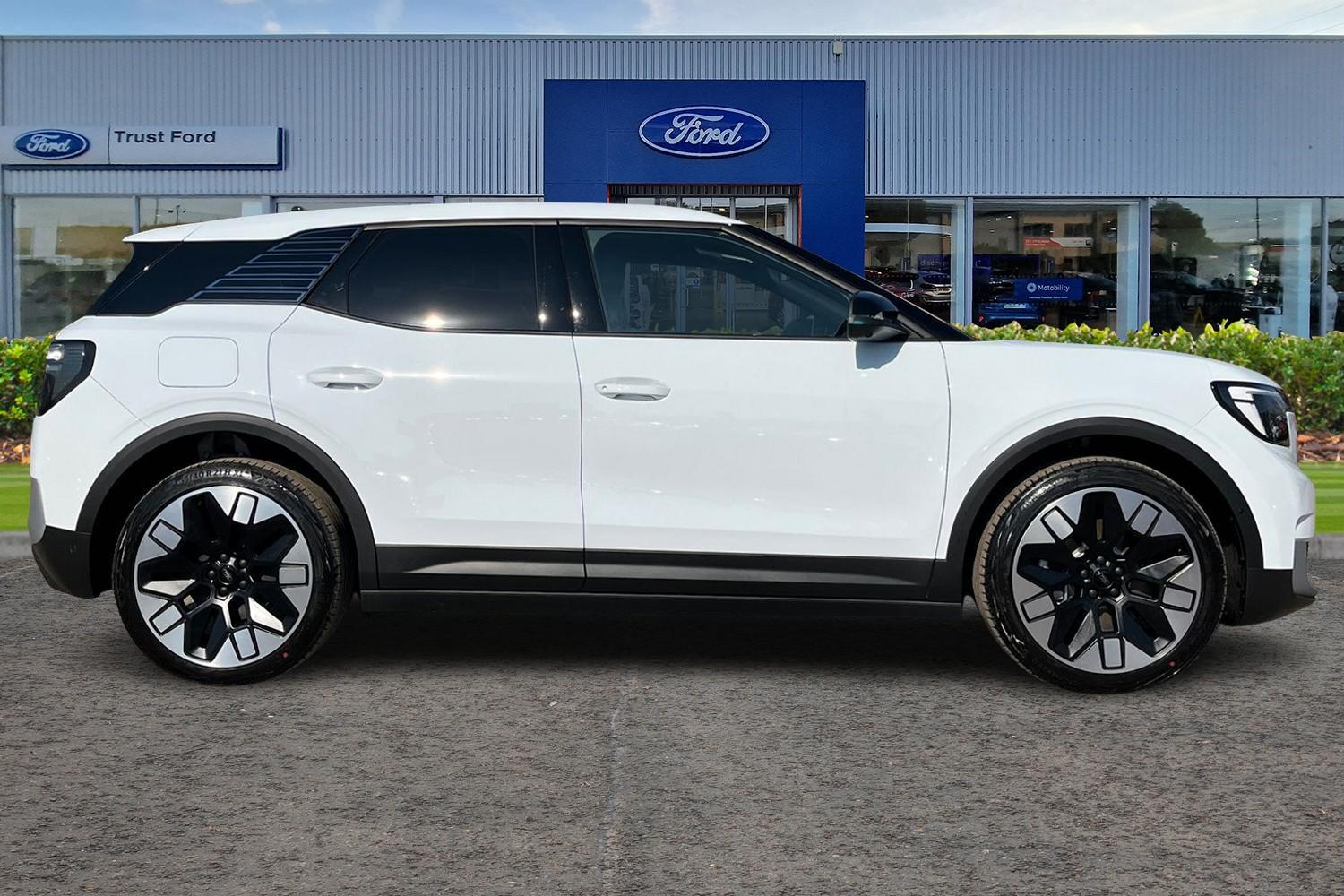Ford EXPLORER Photo 2