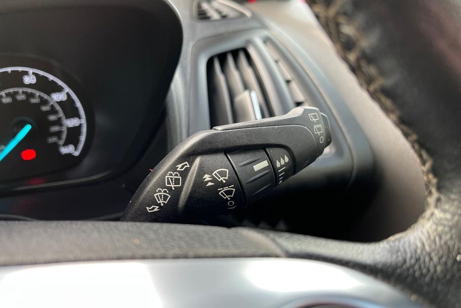 Used Ford TOURNEO CONNECT 15