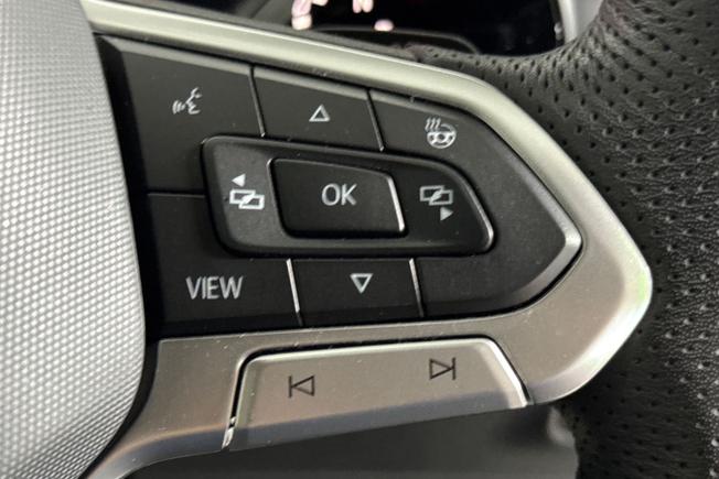 VOLKSWAGEN Tiguan Photo 17