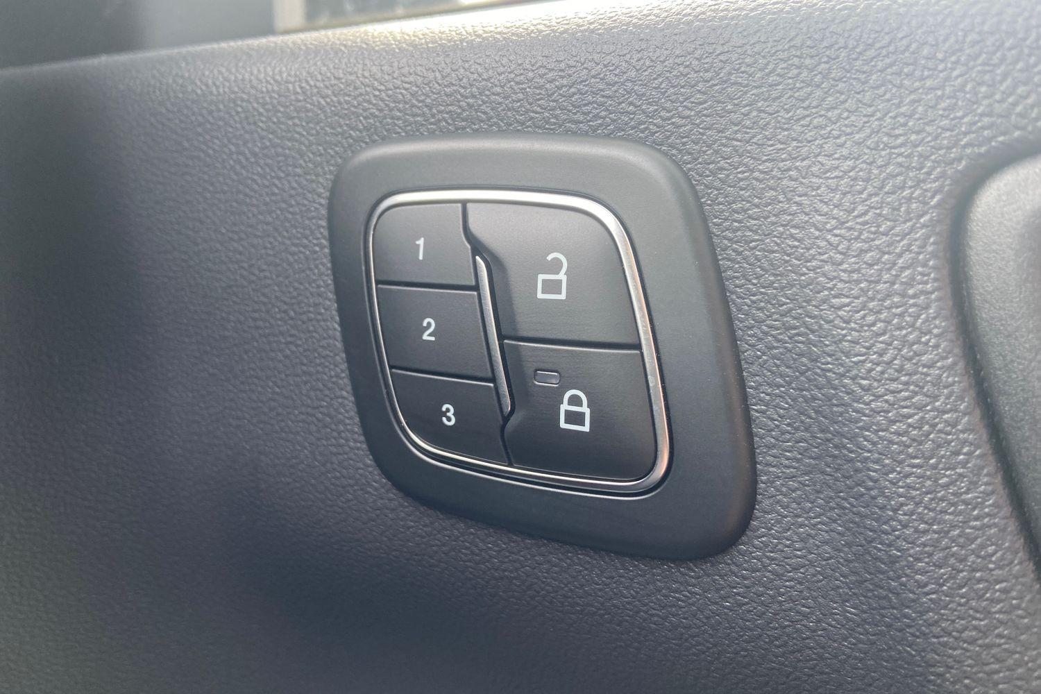 Ford KUGA Photo 31
