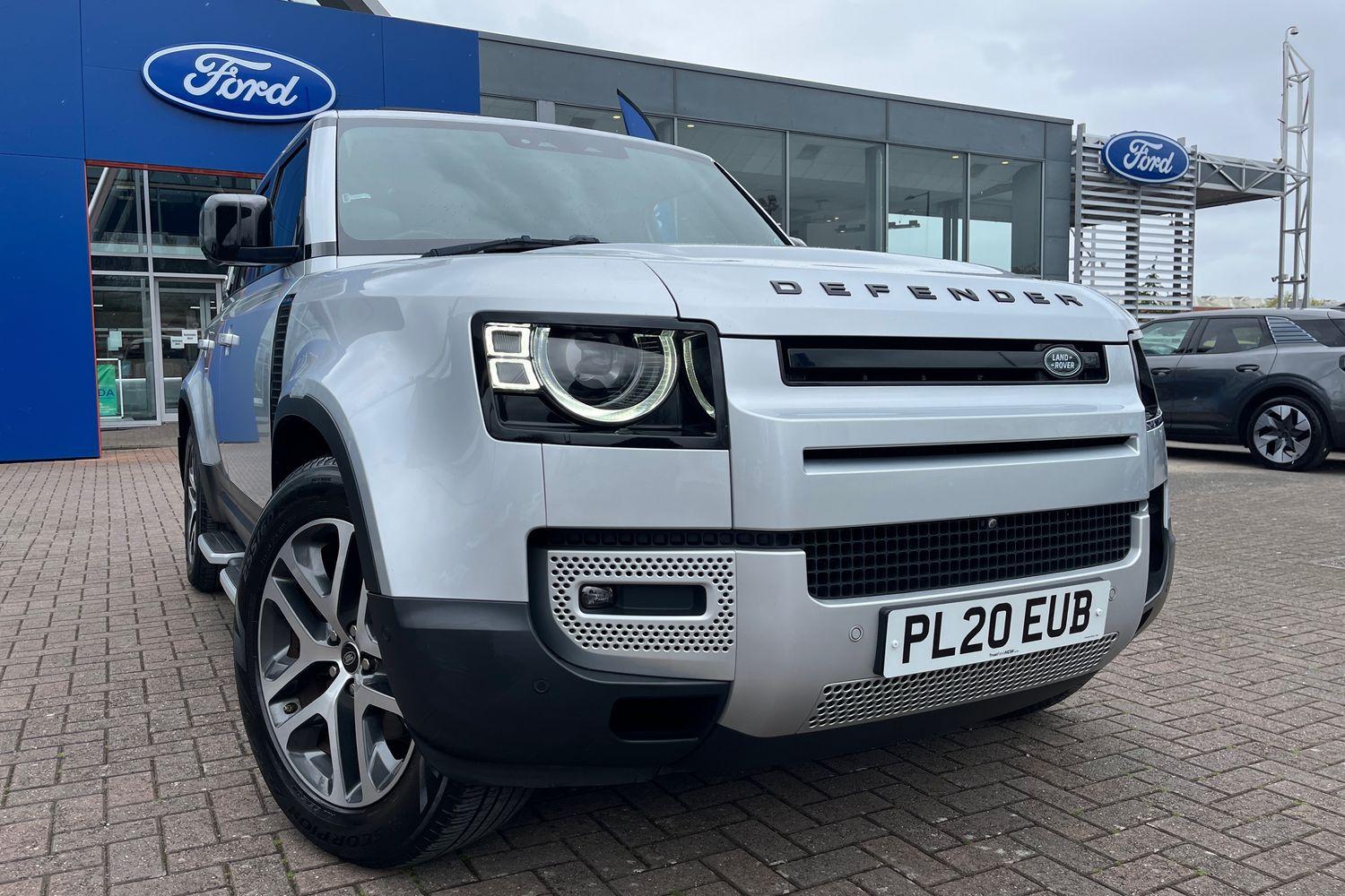 Land Rover Defender 110 Photo 36